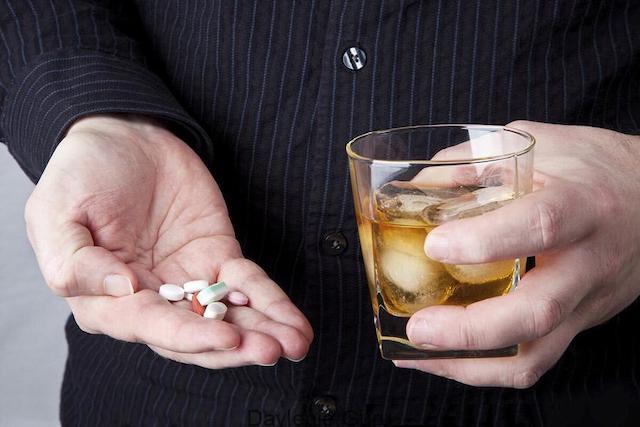 Взаимодействие алкоголя и медикаментозных препаратов