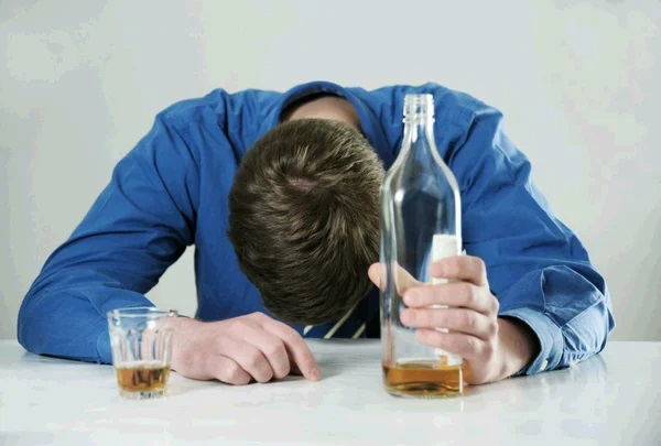 Первые симптомы алкогольной зависмости